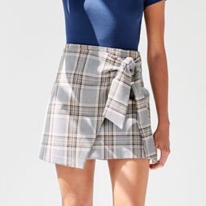 NWT Aritzia Dorine Navy Plaid Skirt